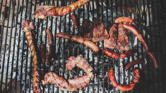 De bästa grillrecepten för sommarens fester illustration